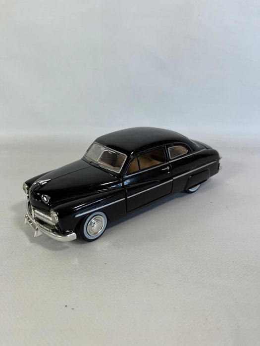 Model Auta mercury 1949 1/24