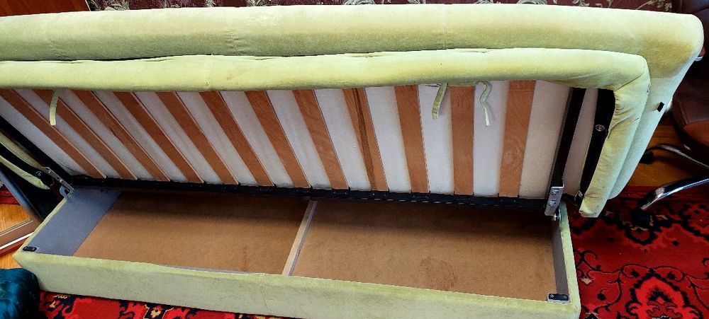 Продам диван в гарному стані