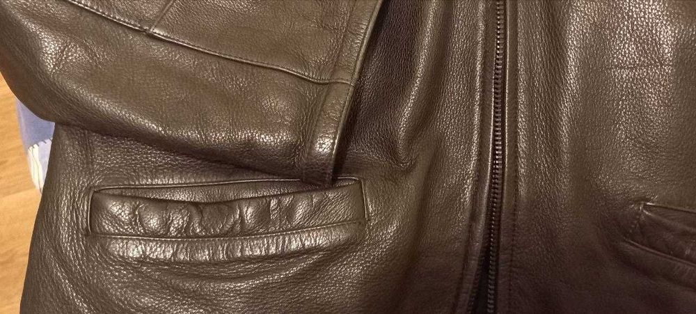 Продам шкіряну чоловічу куртку
