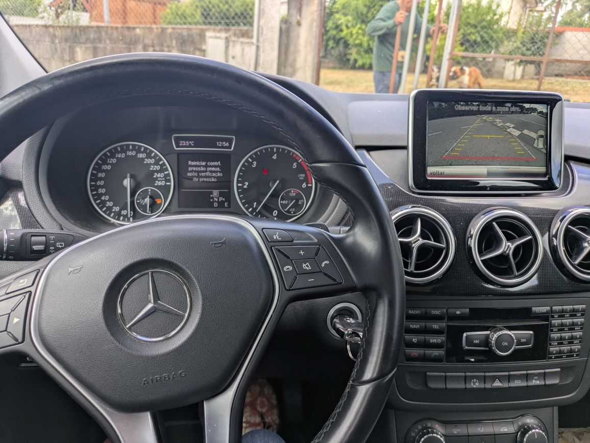 Mercedes B180 CDI  Motor 1800 cc  Caixa automatica   Revisões Mercedes