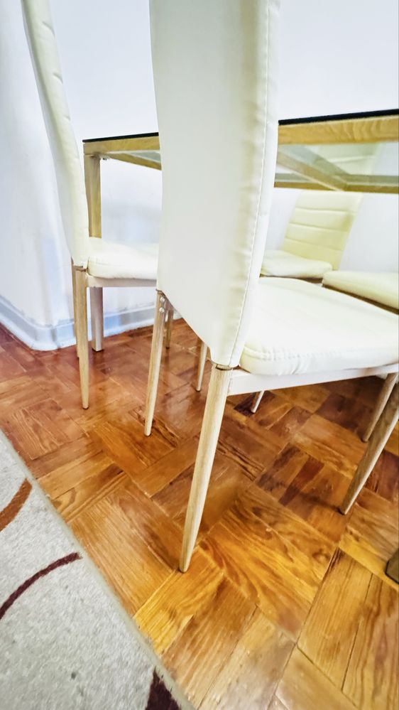 Mesa com tampo de vidro