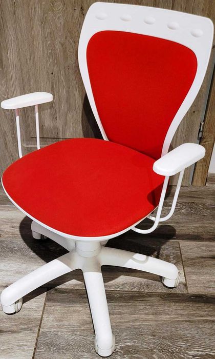 Krzesło obrotowe dla dziecka