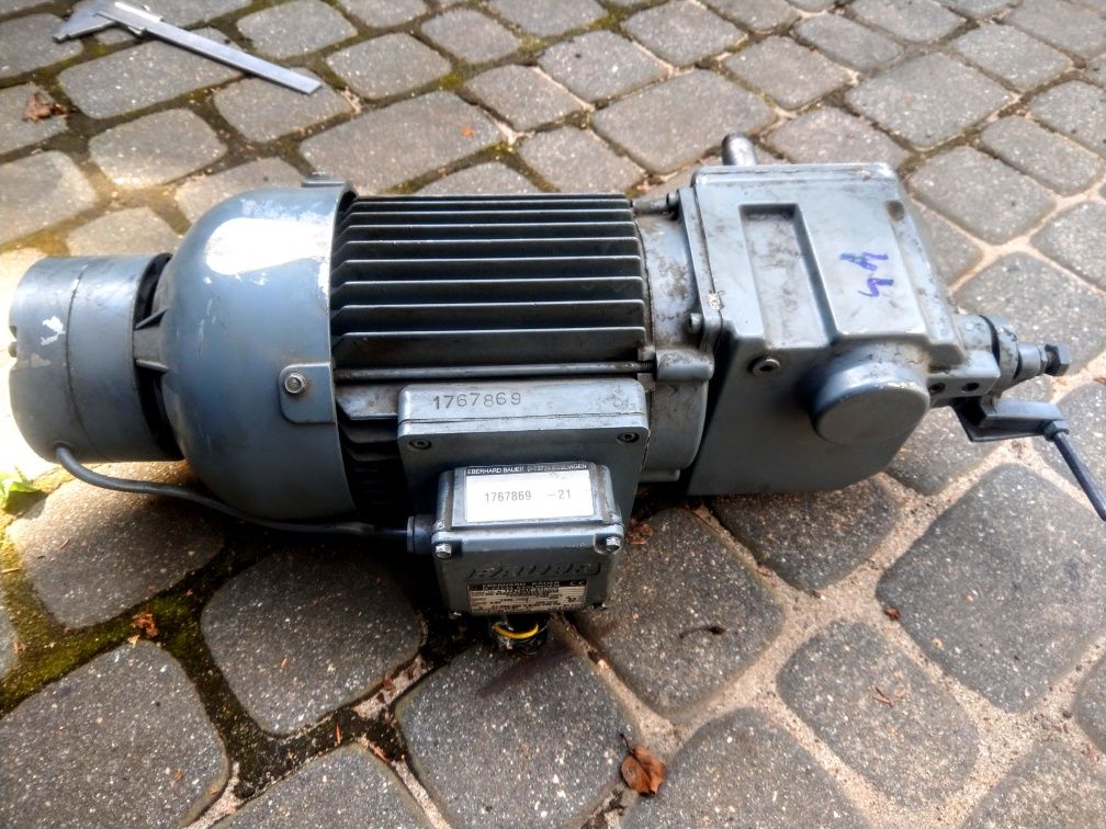 Motoreduktor przekładnia 4 sztuki Bauer 1.1 kW 41 obr hamulec