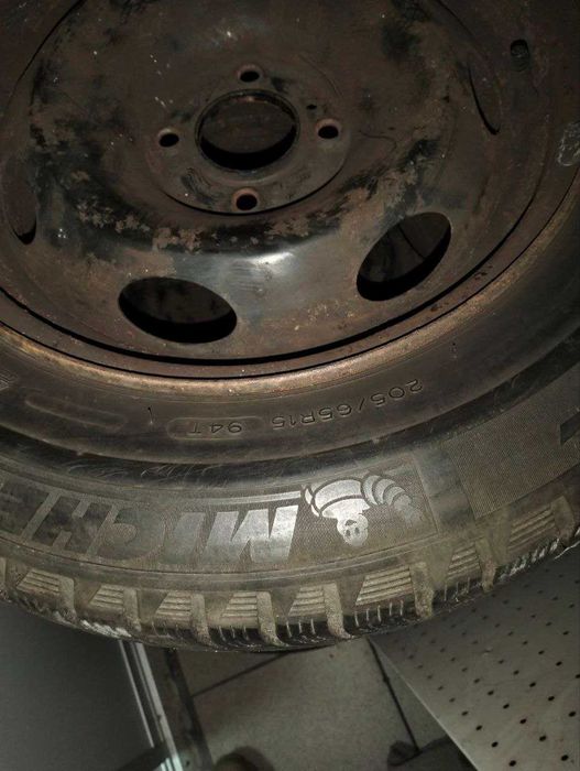 Зимова резина 205/65R15