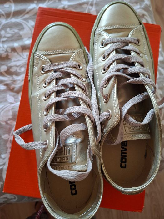 Vendo tenis All Star Converse originais douradas