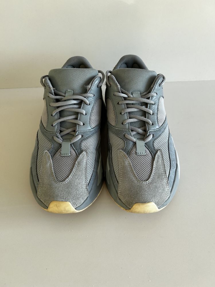 Yeezy boost 700 Inertia size 43 com caixa original preço negociável