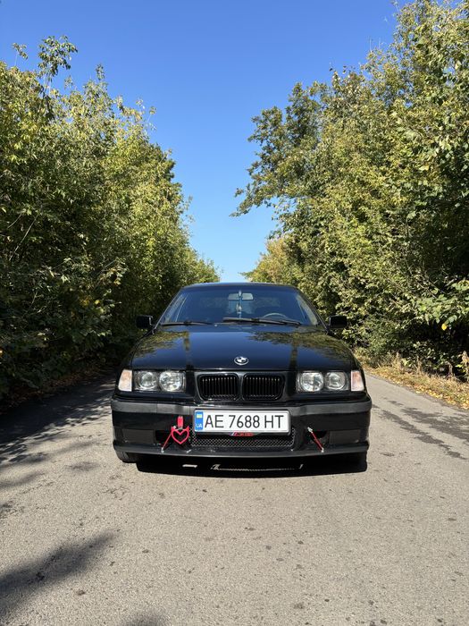 Продам BMW е36.