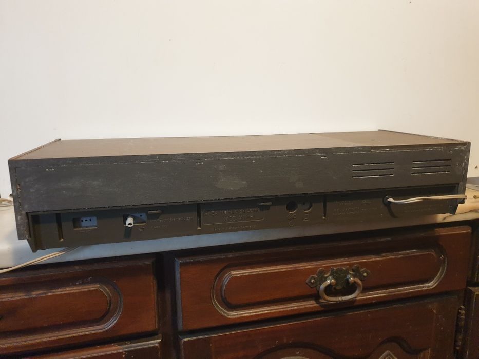 Excelente rádio vintage SABA DE LUXE à trabalhar