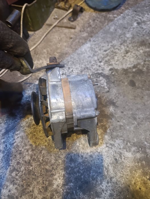 Продам генератор ваз 2101