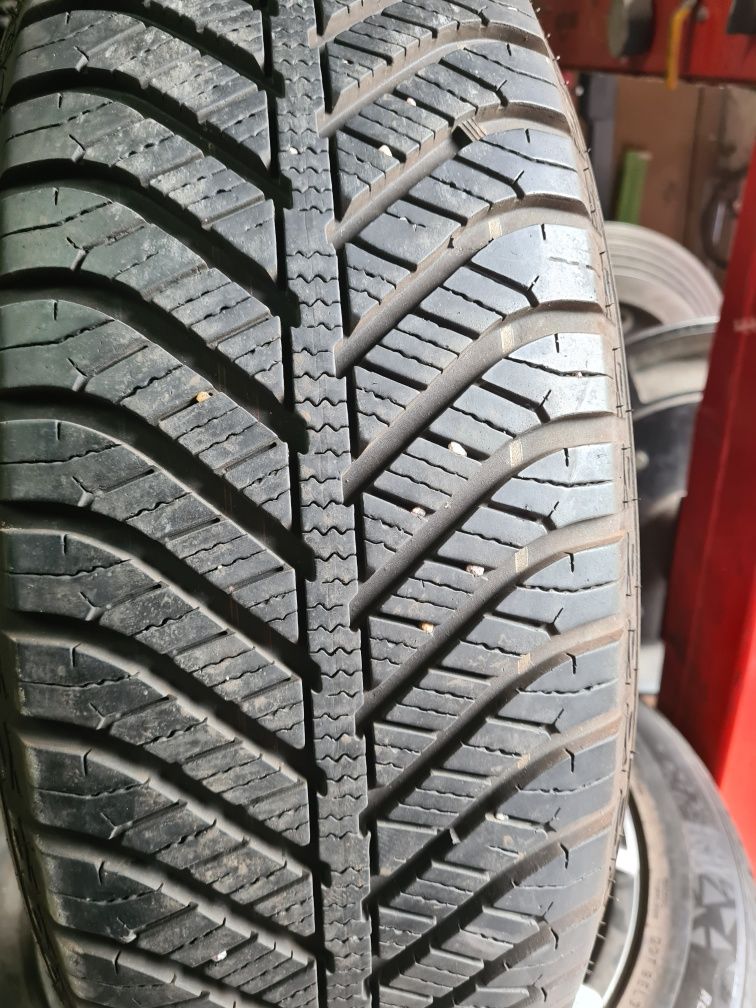 215/60/17 Goodyear Vector4seazons  19rok opona  pojedyncza