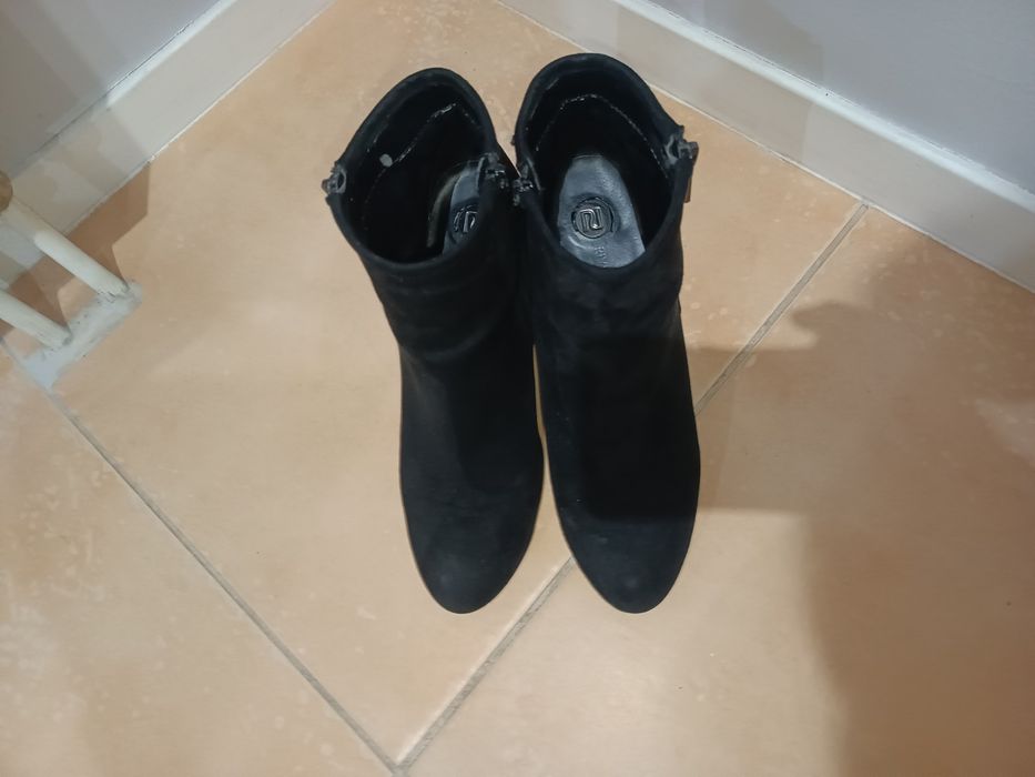 Botki ze skóry zamszowej