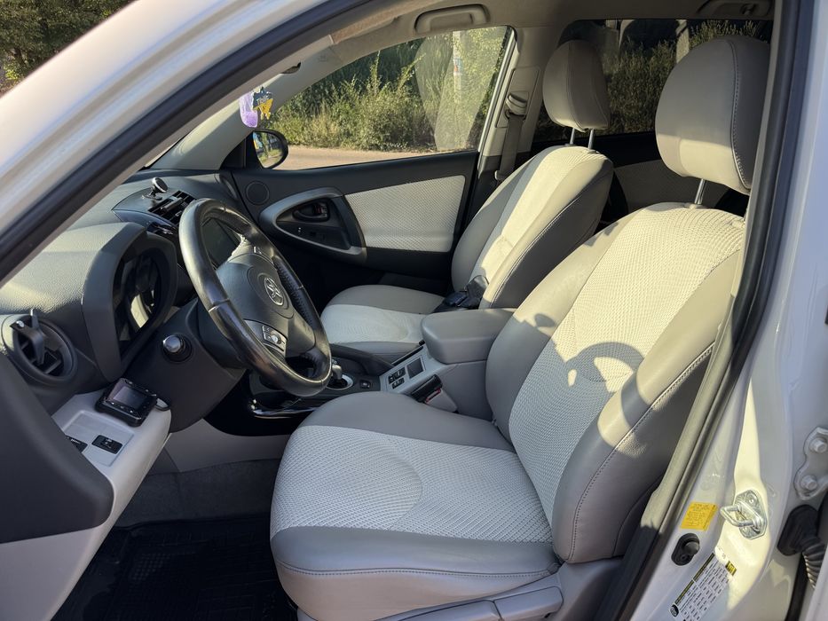 Toyota rav4, electric 42kw запас ходу 150-170км