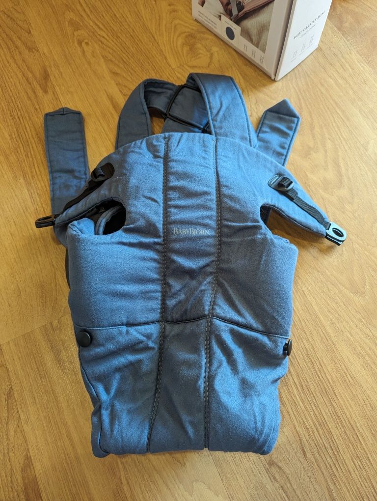 Marsúpio BabyBjorn Azul 

3.2–11 kg, from 53 cm

Three carrying positi