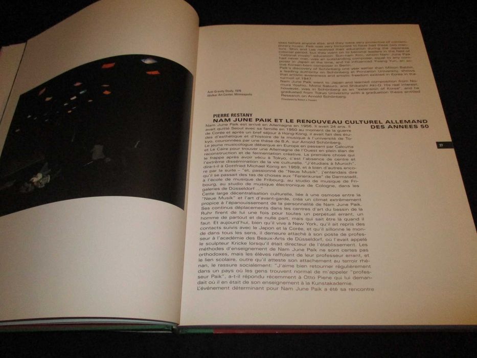 Livro Eine data Base Nam June Paik