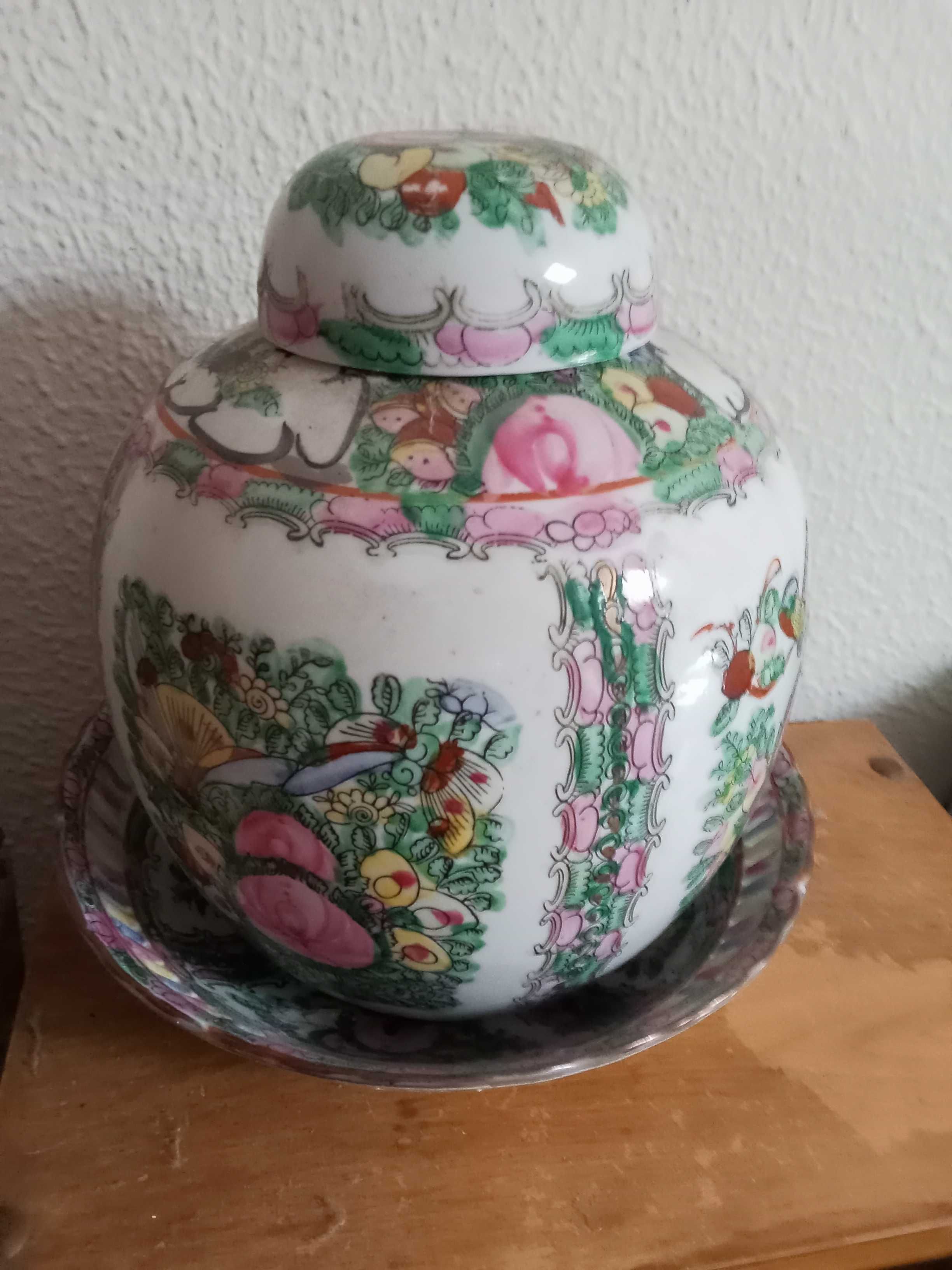 Louça antiga para decoração