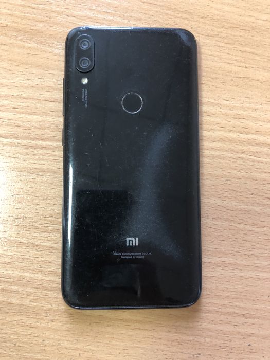 телефон Xiaomi Mi Play