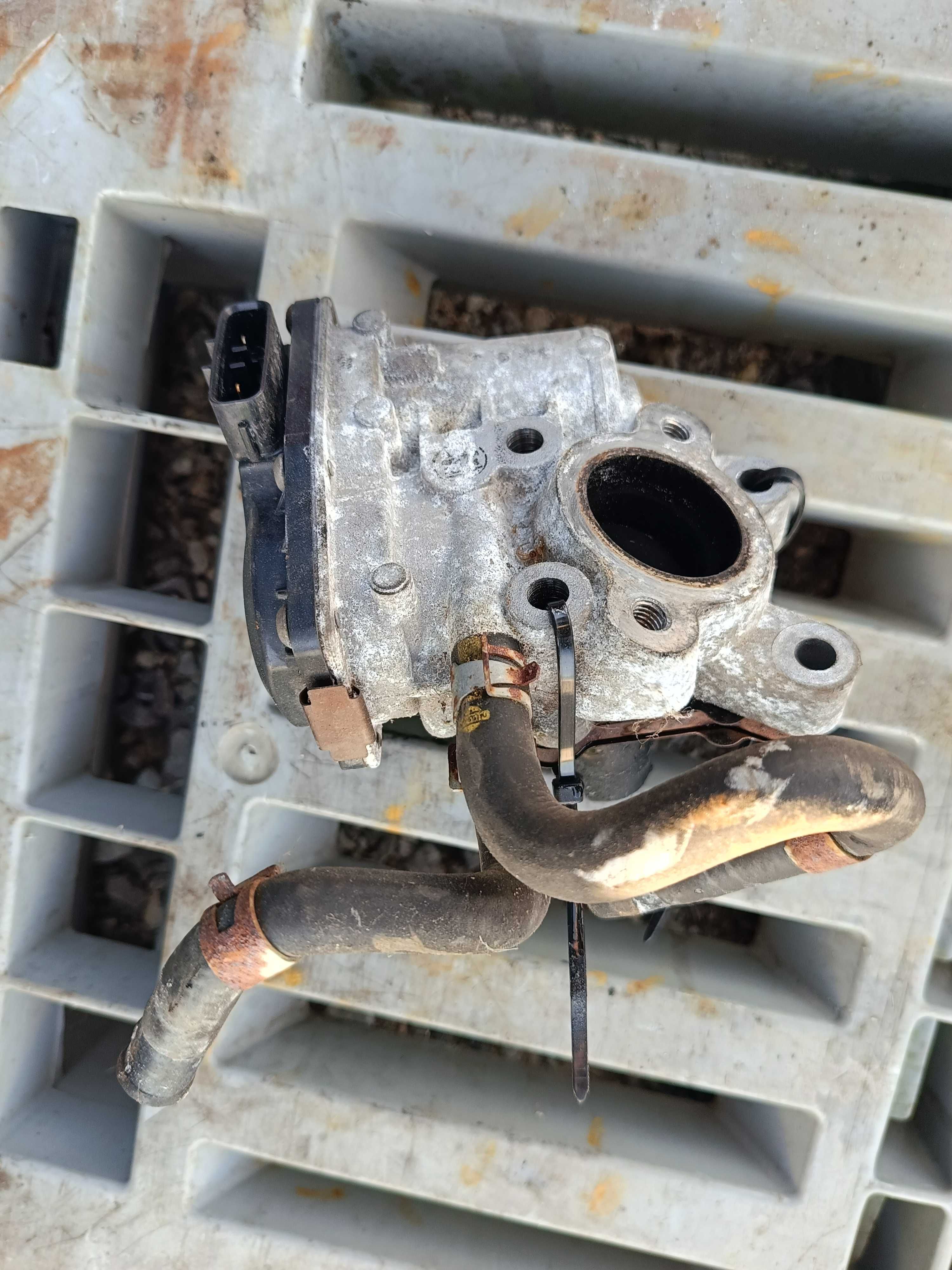 Zawór sterujący EGR 14710-EC00B Nissan CABSTAR 35.13 2008r 2,5D 130KM