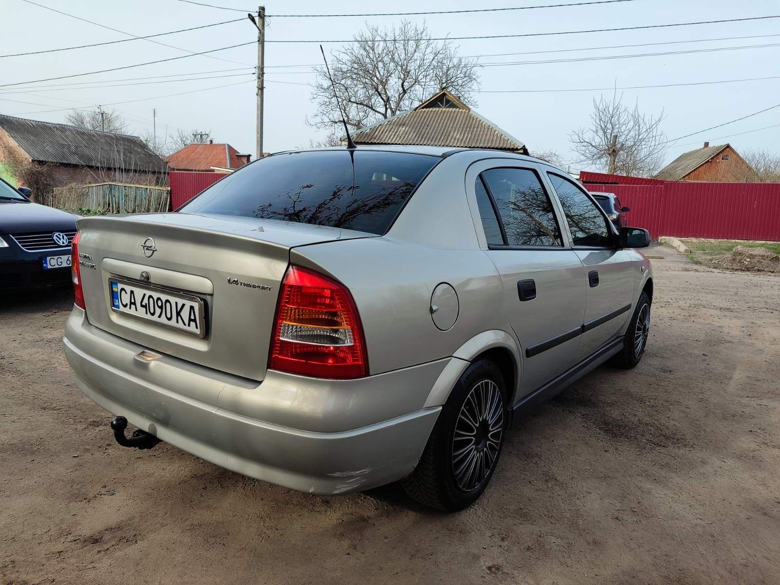 Срочно хороший opel astra 1.4