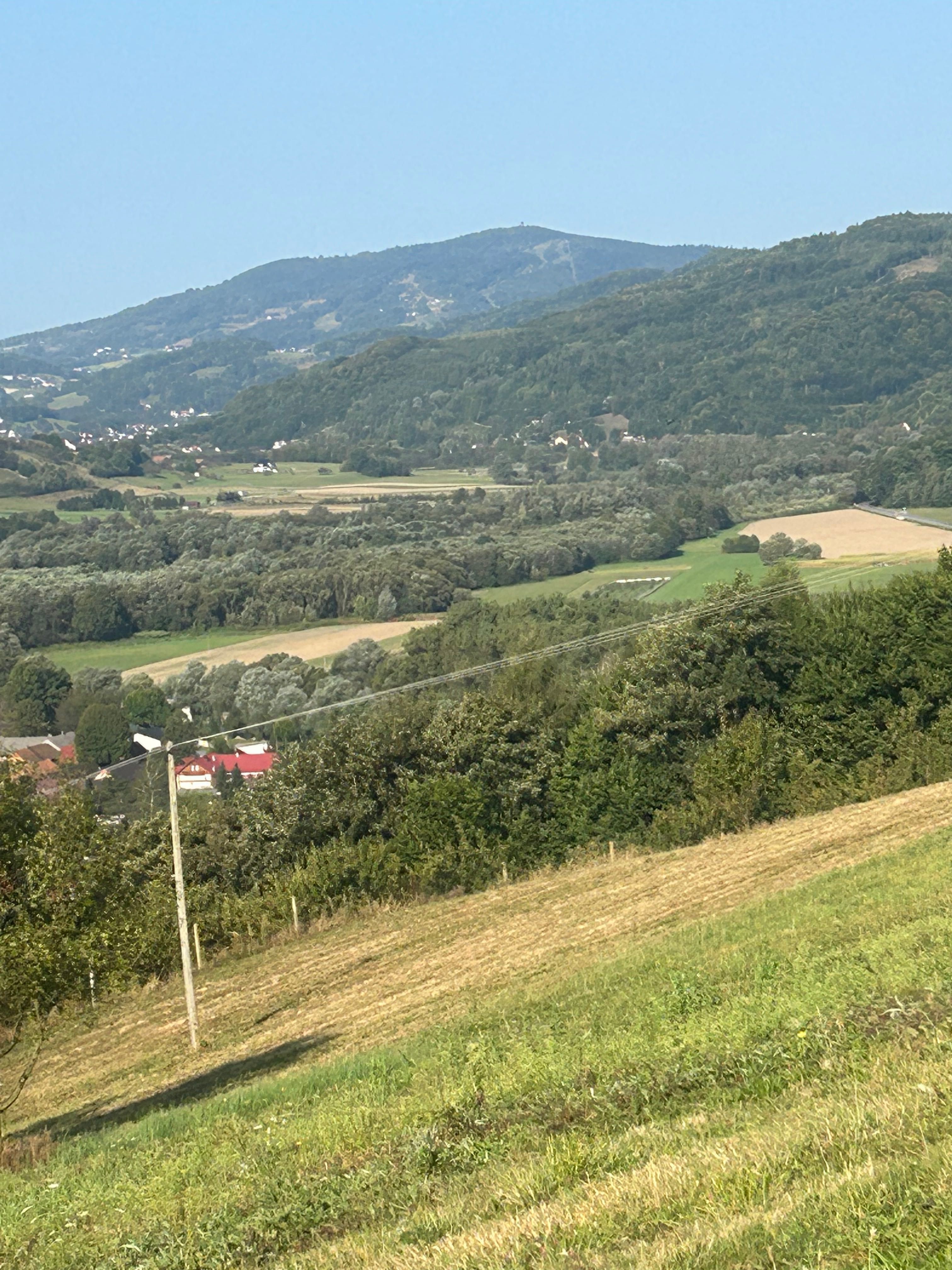 Działki budowlane w górach z ładnym widokiem.