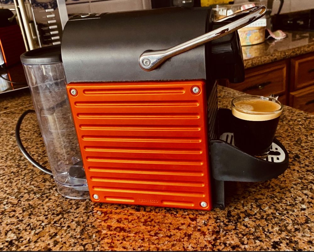 Máquina de café Nespresso píxie