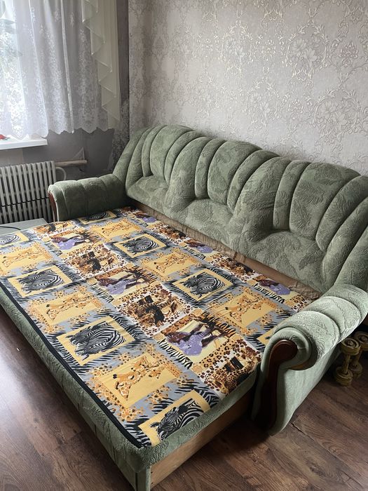 Продам диван и два кресла