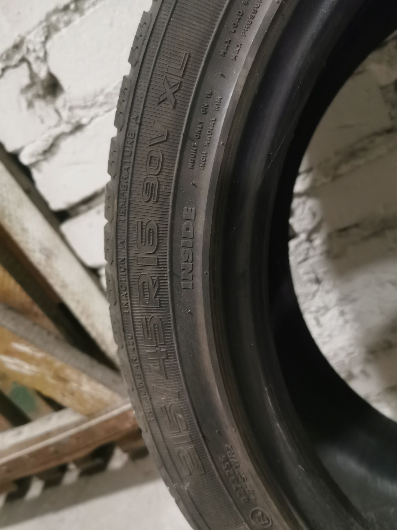 Nokian WR3 215/45/16 2szt