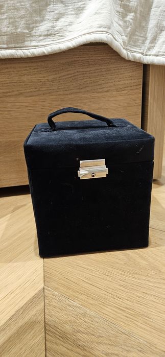 Kuferek na biżuterię Homla