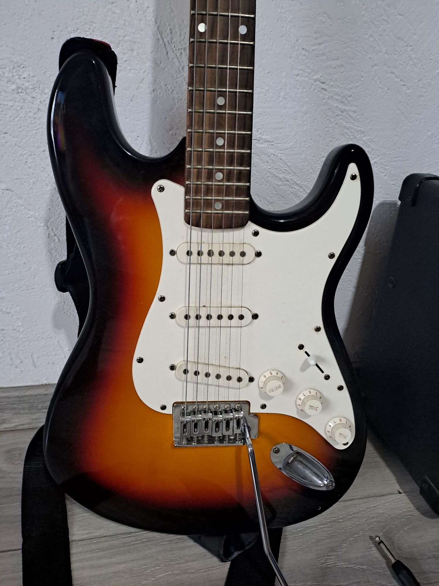 Gitara elektryczna Tenson plus wzmacniacz Stagg
