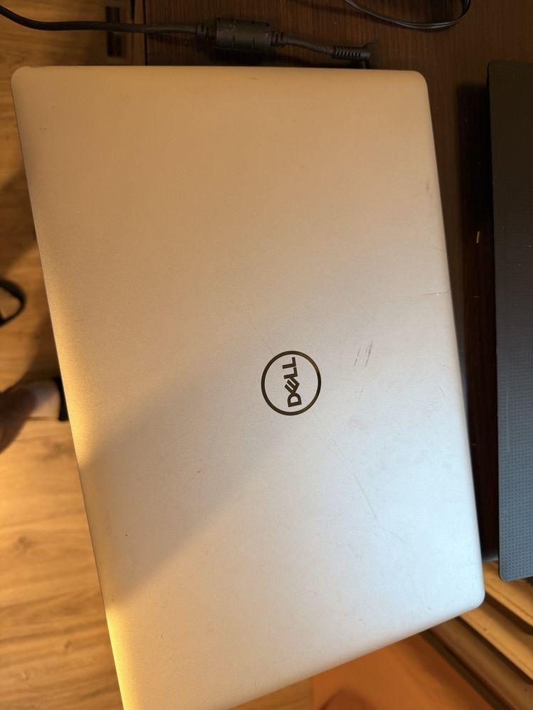 Laptop Dell Inspiron P75F001