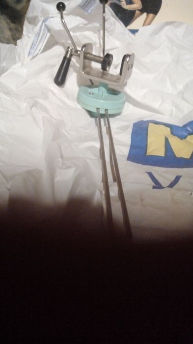 Прибор для перематывания ниток