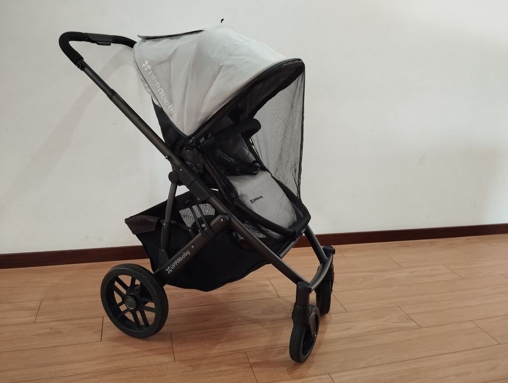 Carrinho de bebê trio Uppababy