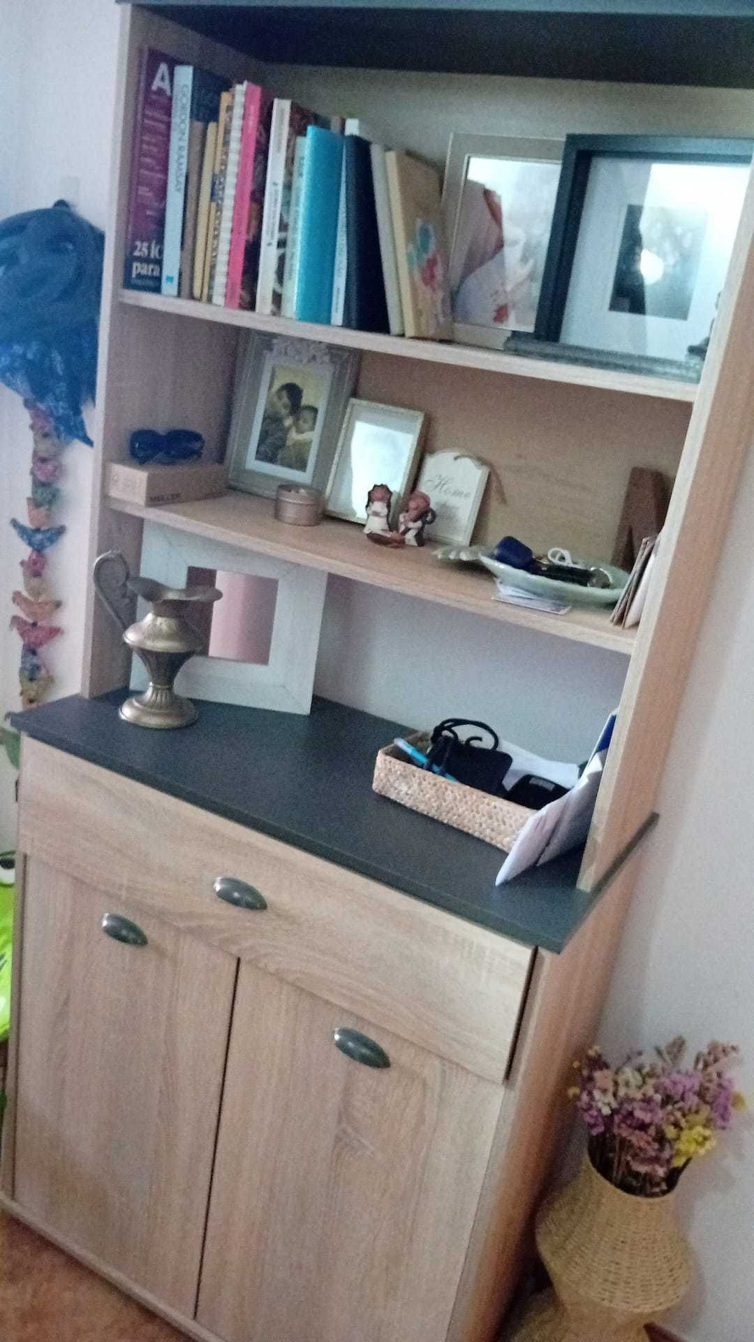 Armário usado em bom estado