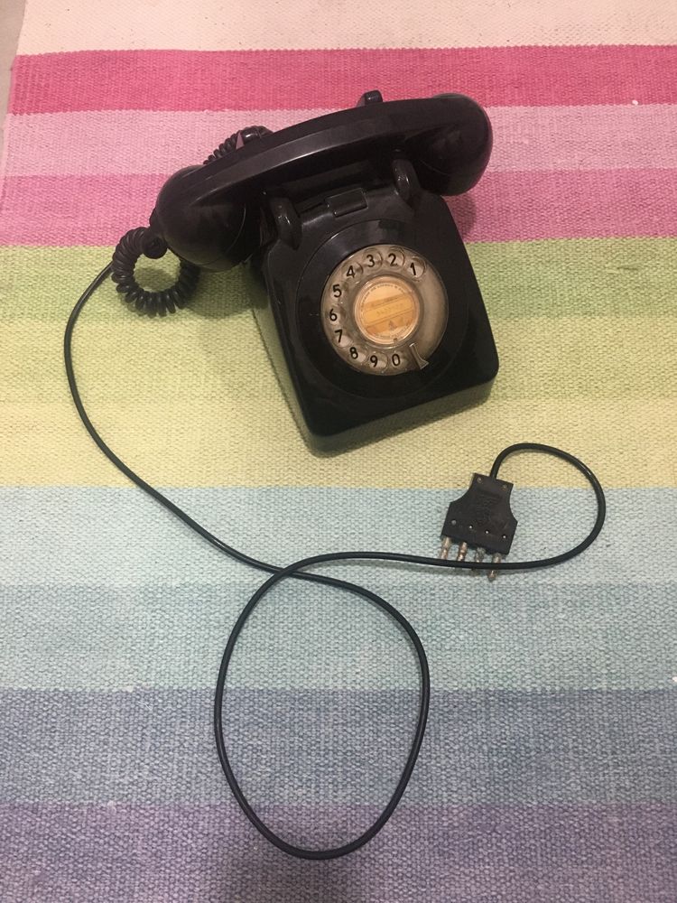 Telefone vintage/antigo, preto