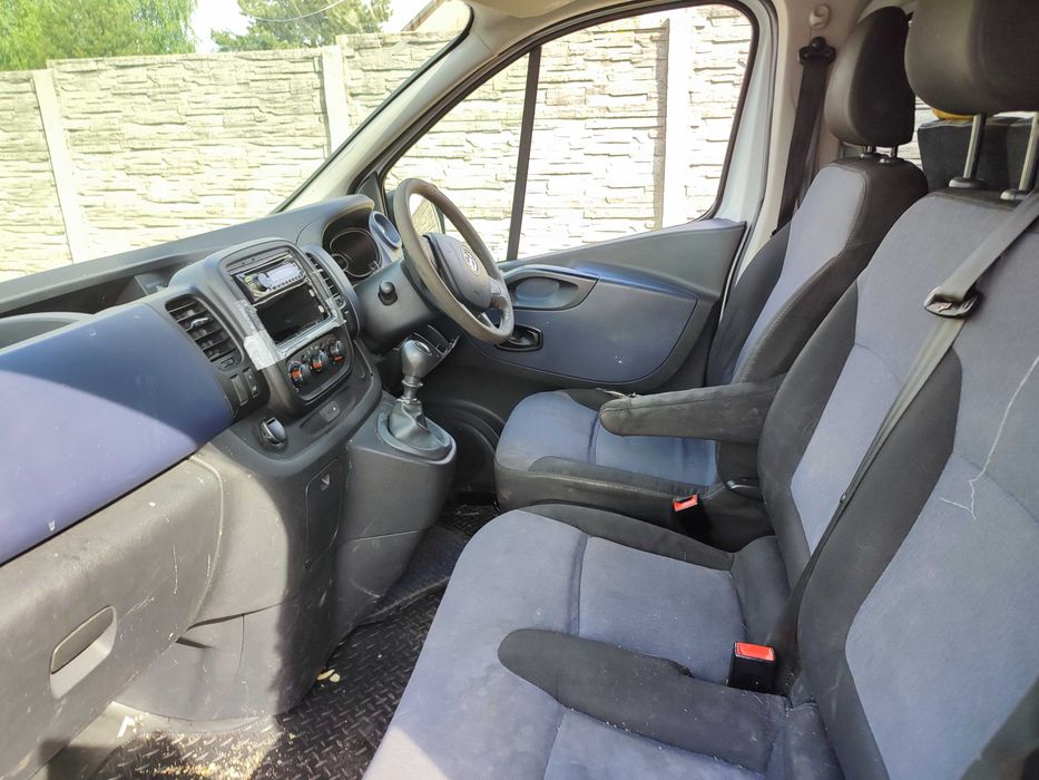 OPEL Vivaro  2015 Rok 1.6 Diesel  Anglik klima