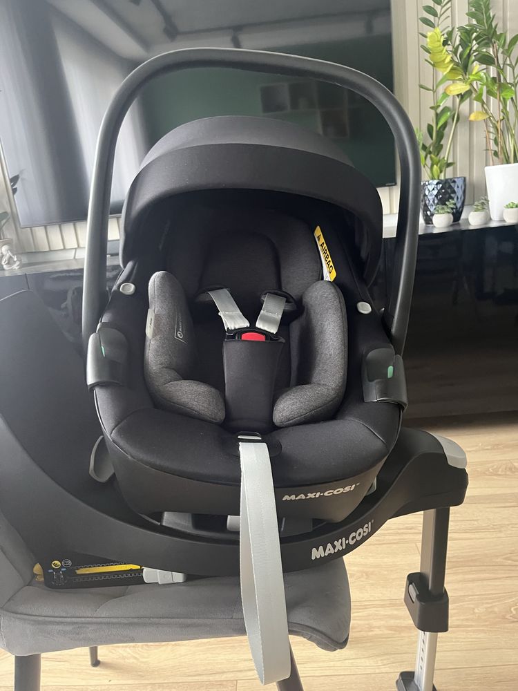 Maxi cosi Pebble 360 z bazą obrotową family fix360