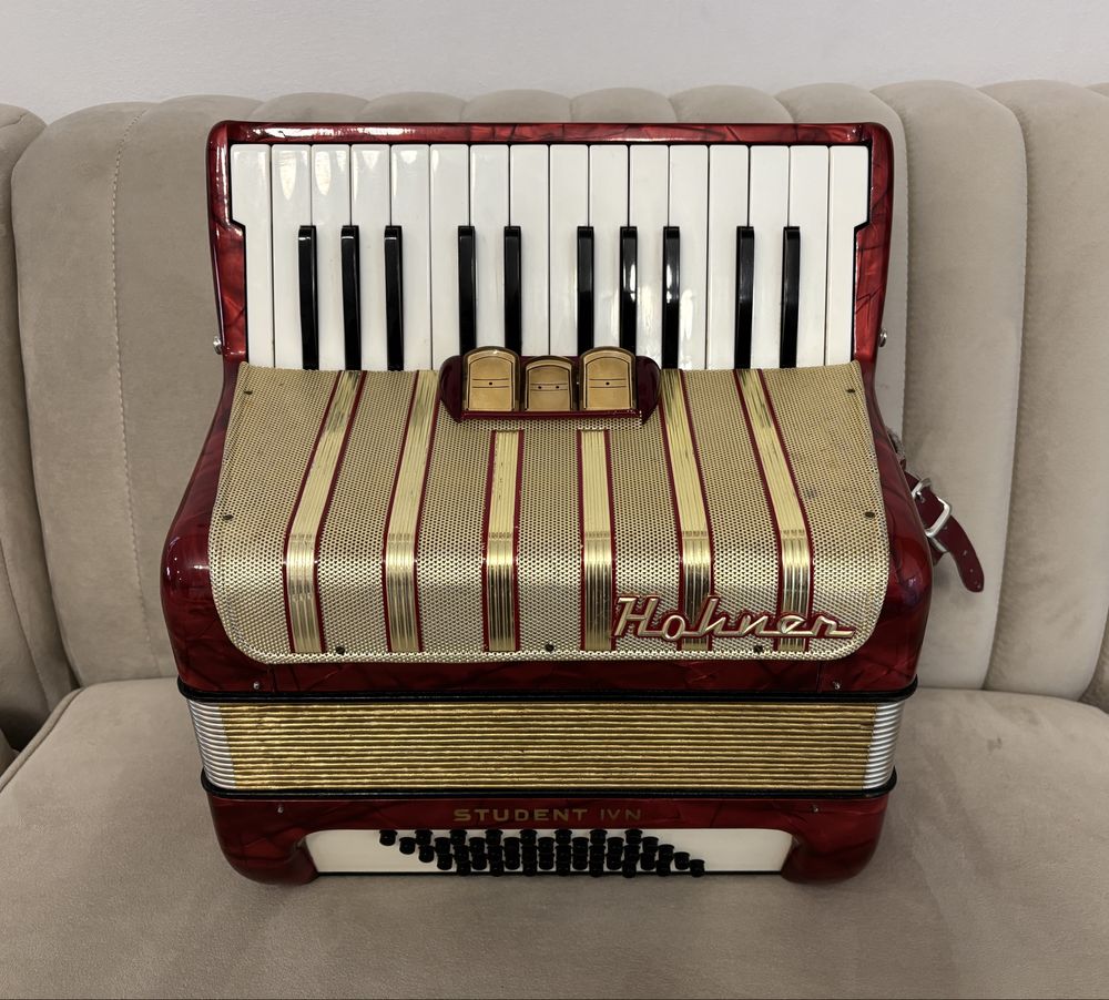 Akordeon Hohner Student IVN 40 basów z futerałem!