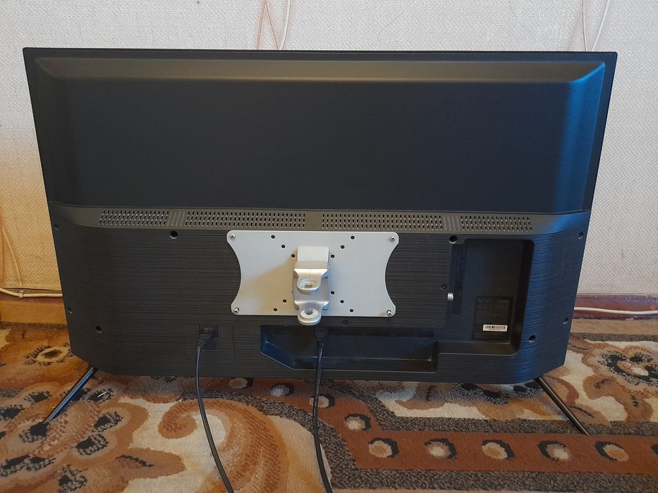 Телевизор HD KIVI модель 32H5 + SMART приставка