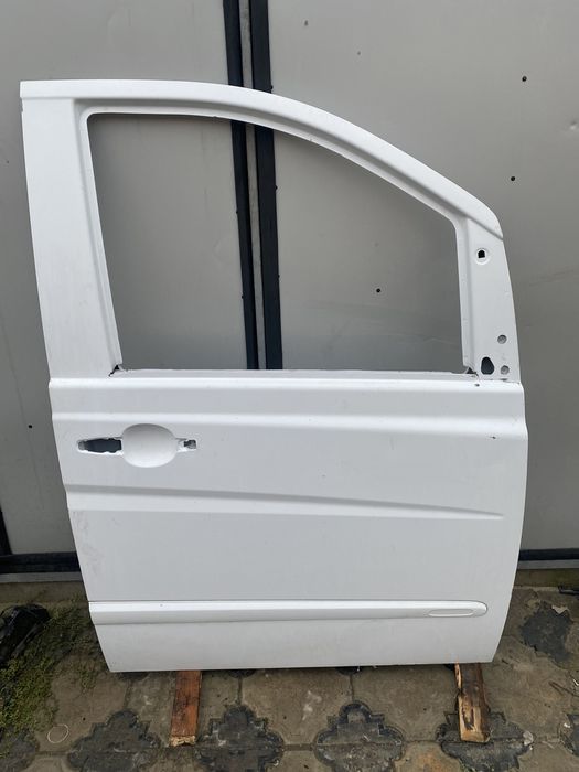 Mercedes w 639 vito двері дверка ляда