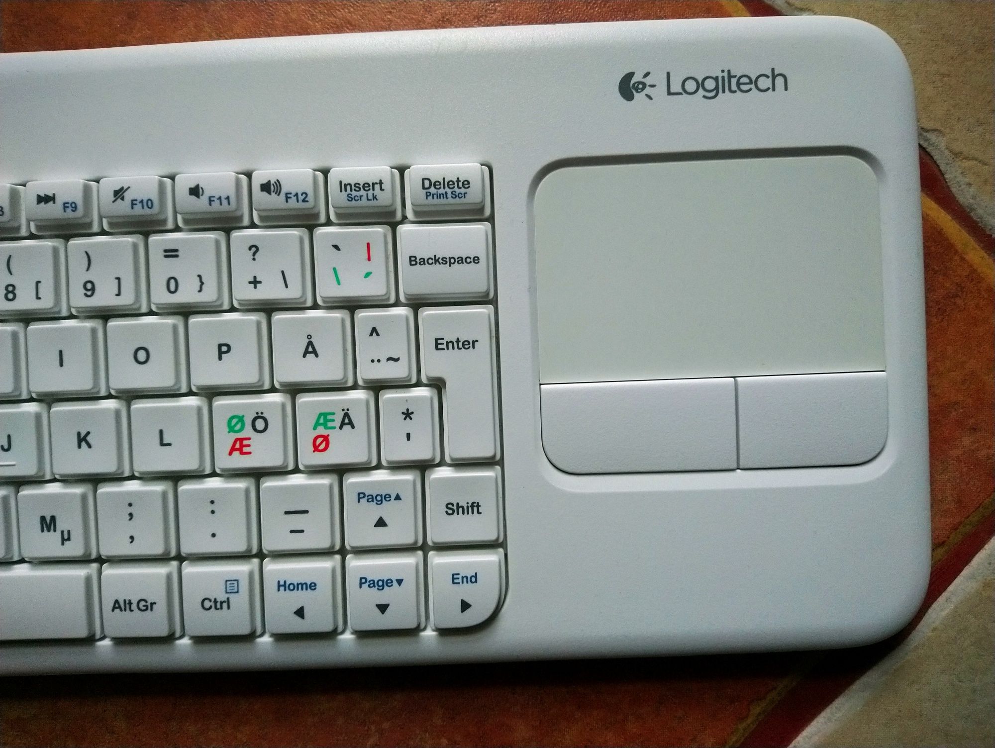 Бездротова клавіатура Logitech K400r