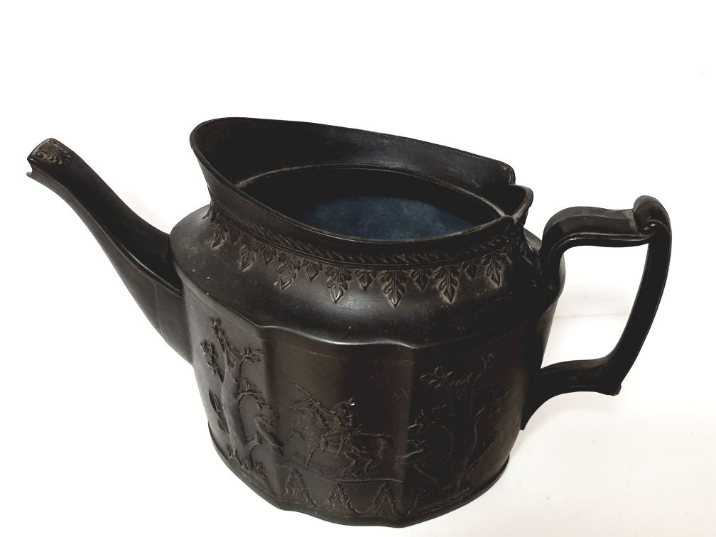 Raro antigo bule de chá inglês em basalto preto Sec. XIX