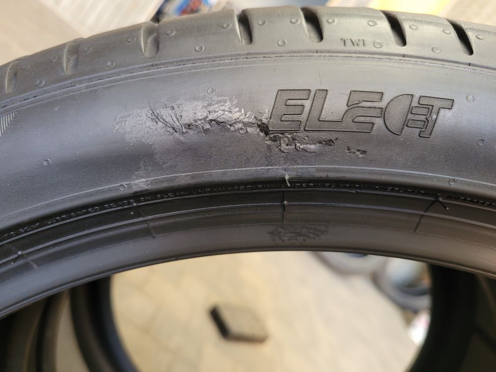 2x 255/40R20 Pirelli P ZERO 2023R 6mm