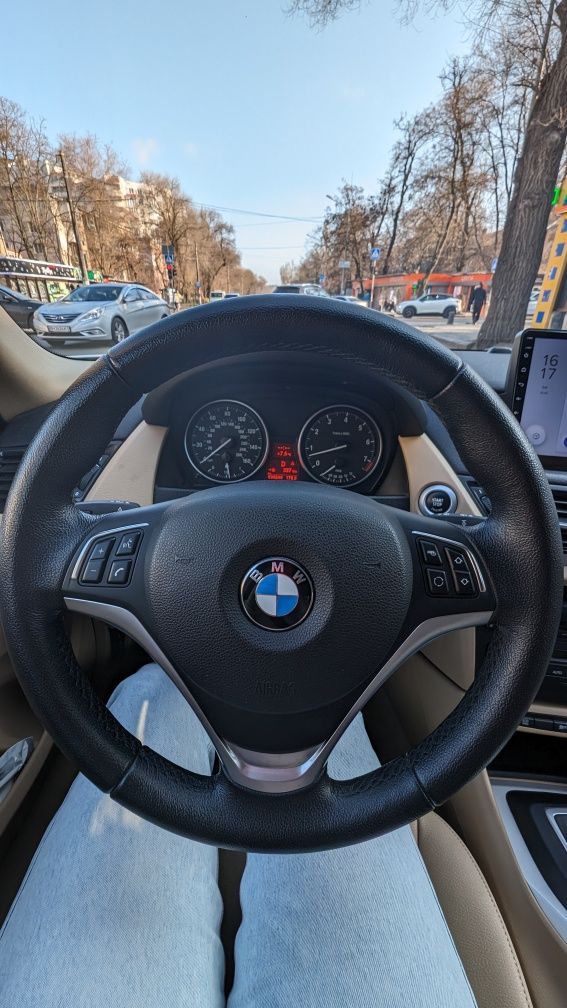 Продам свою BMW X1 2015