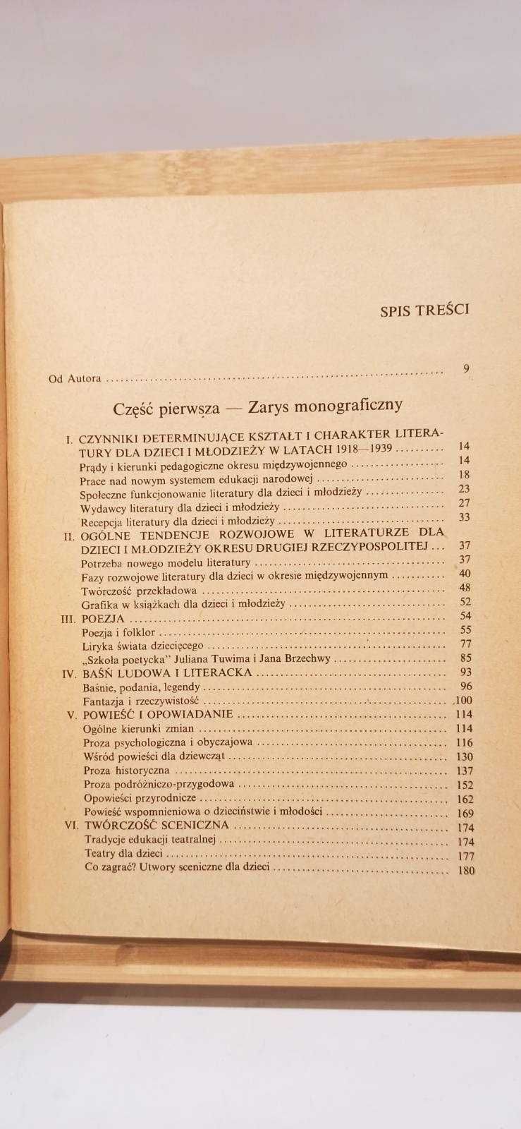 Literatura dla Dzieci i Młodzieży w latach 1918-39 / Józef Z. Białek