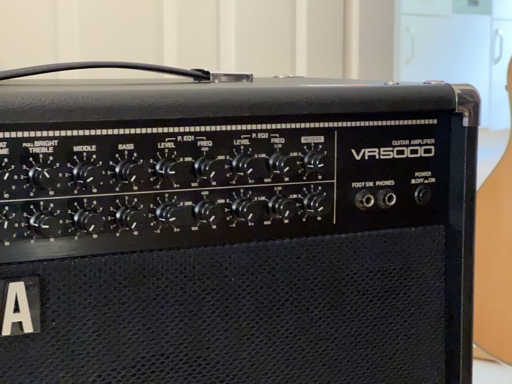 Продам гітарний комбопідсилювач Yamaha VR5000