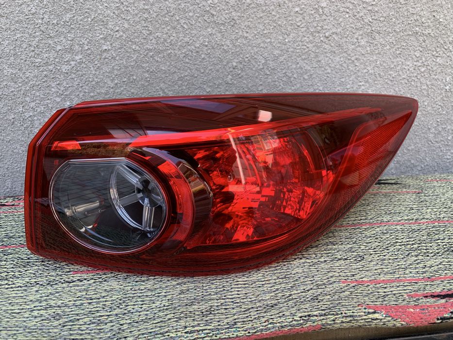 Фонарь мазда 3 bn/bm 2014-2017 седан  галоген левая и правая