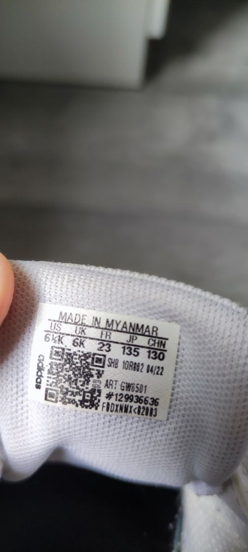Buciki Adidas dla dziewczynki