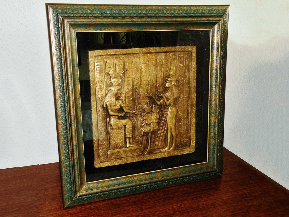 Płaskorzeźba - relief egipski gipsowy 37x37 cm w oprawie 59,5x59,5 cm