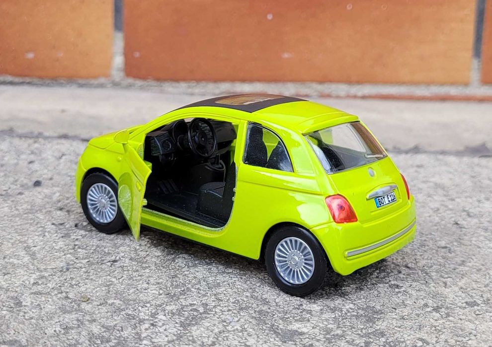 Kolekcja modeli Fiat 500 Unikat 1:34 piękny Zielony kolor 11 cm