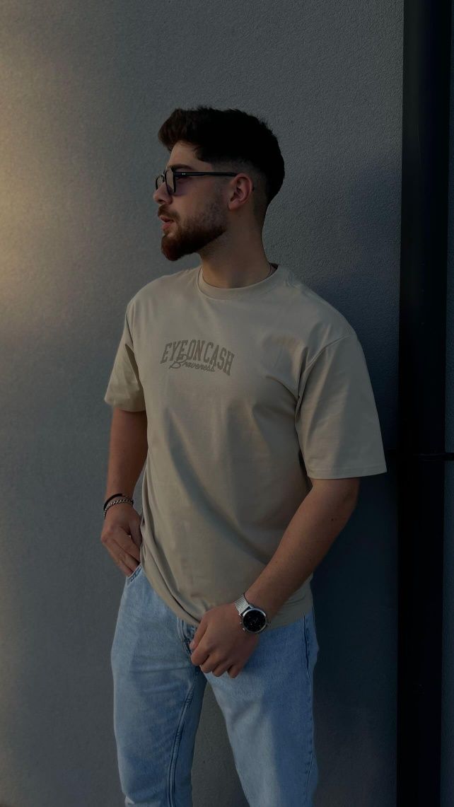 T-shirt Eye On Cash oversize