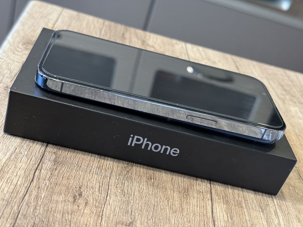 iPhone 13 pro 128gb sierra blue.